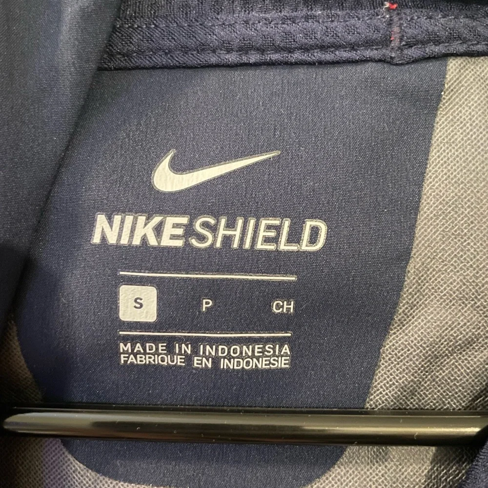 Nike Shield Jacket in Navy and Gray - Picture 3 of 3